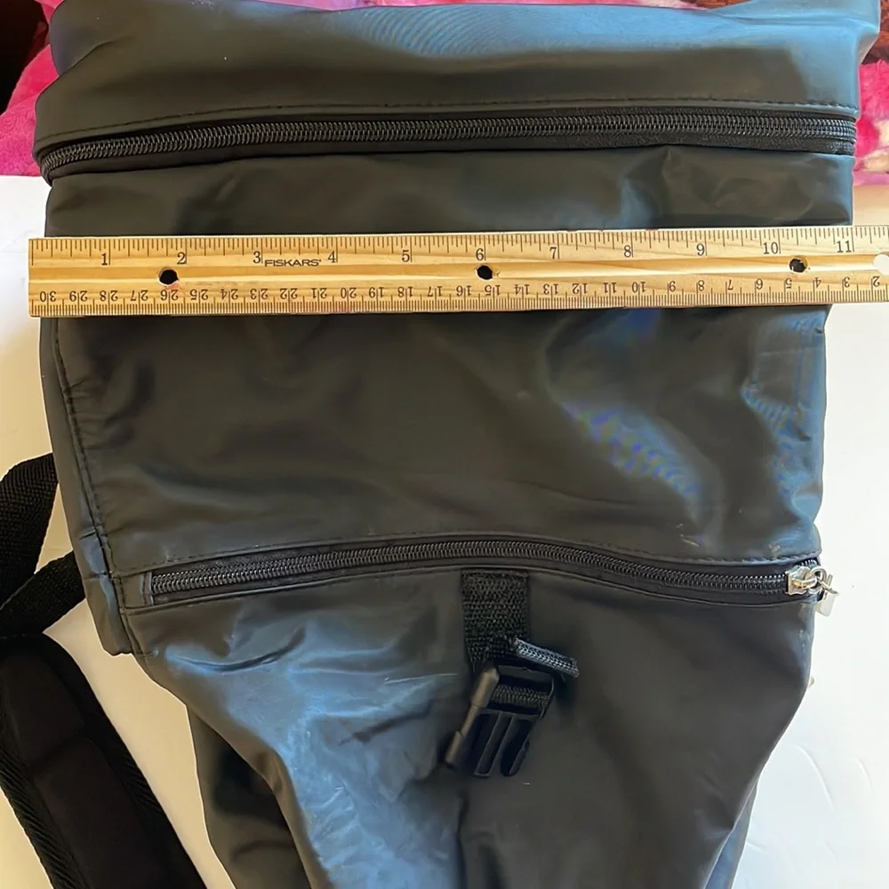 Avon go around town black baby backpack